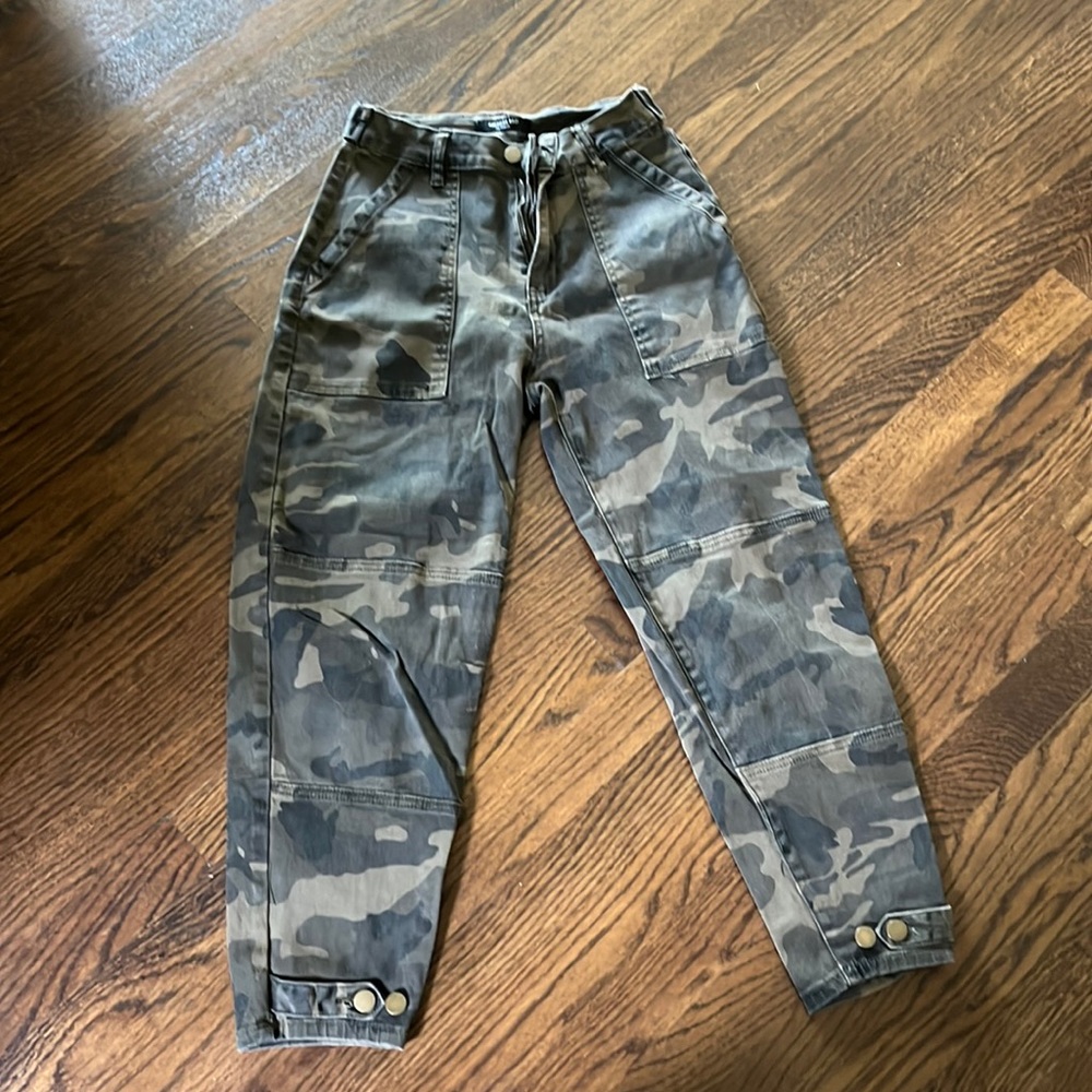 American Bazi camo pants size small